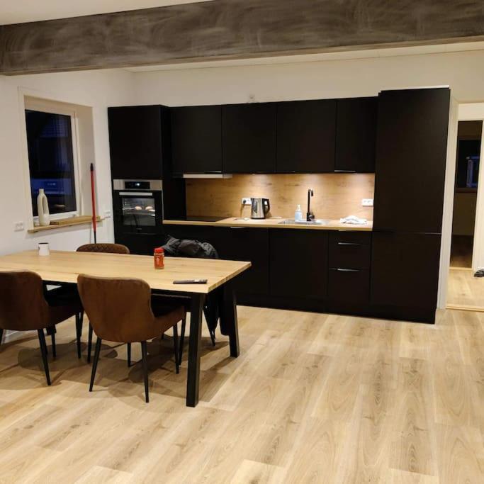 New Flat With Hot Tub - No1 Apartment Oyndarfjordur ภายนอก รูปภาพ